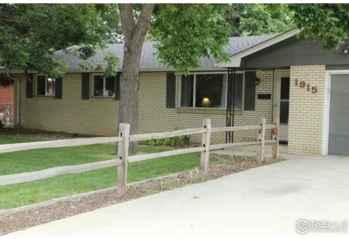 Longmont House: 1915 Collyer St