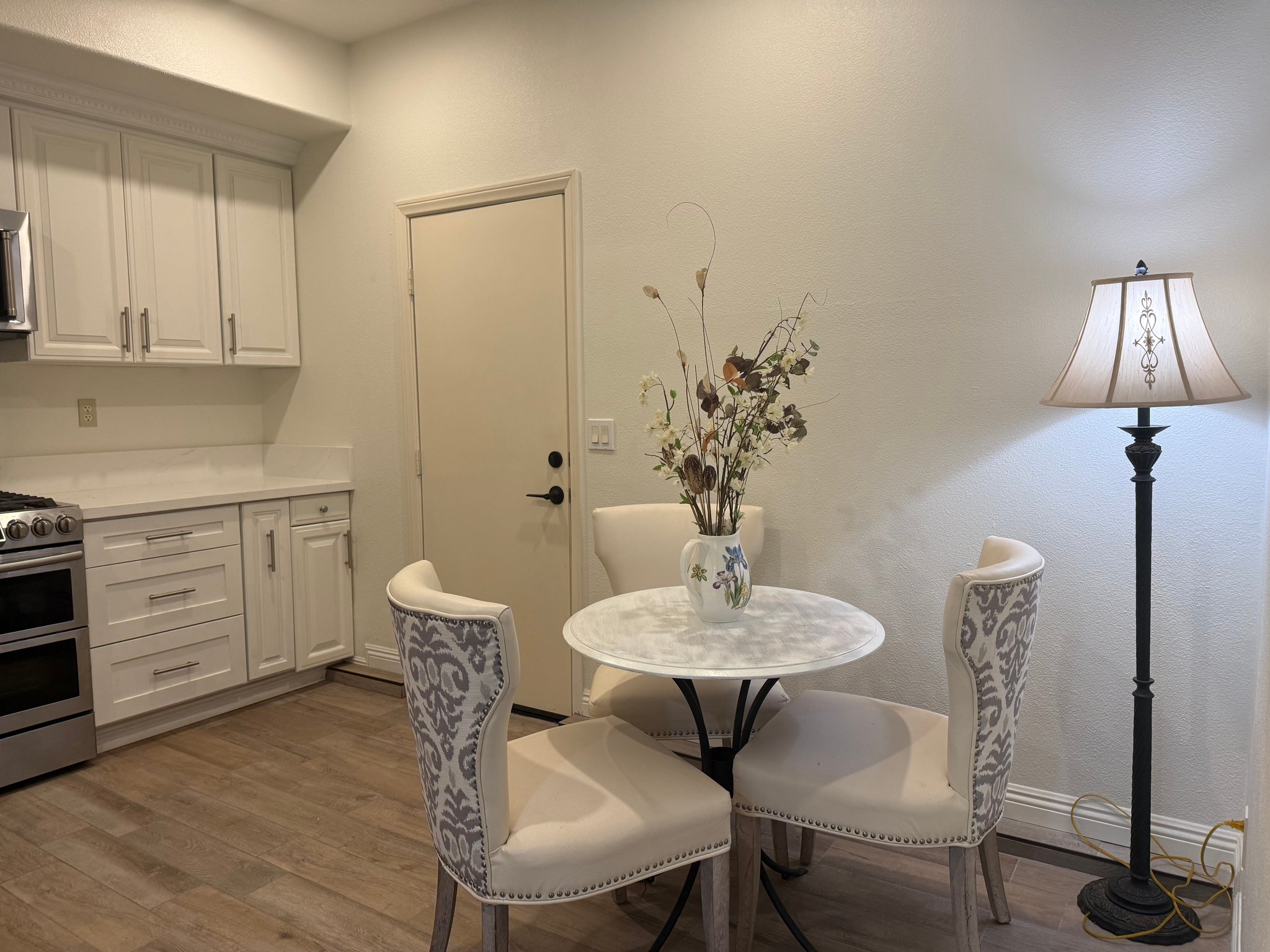 Eastvale House: 13652 Perry Ann Cir.