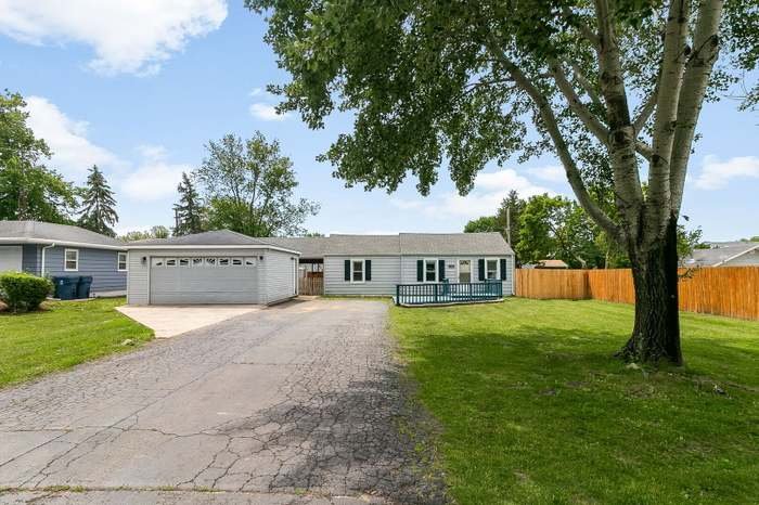 Crest Hill House: 2303 Sweetbriar Ave