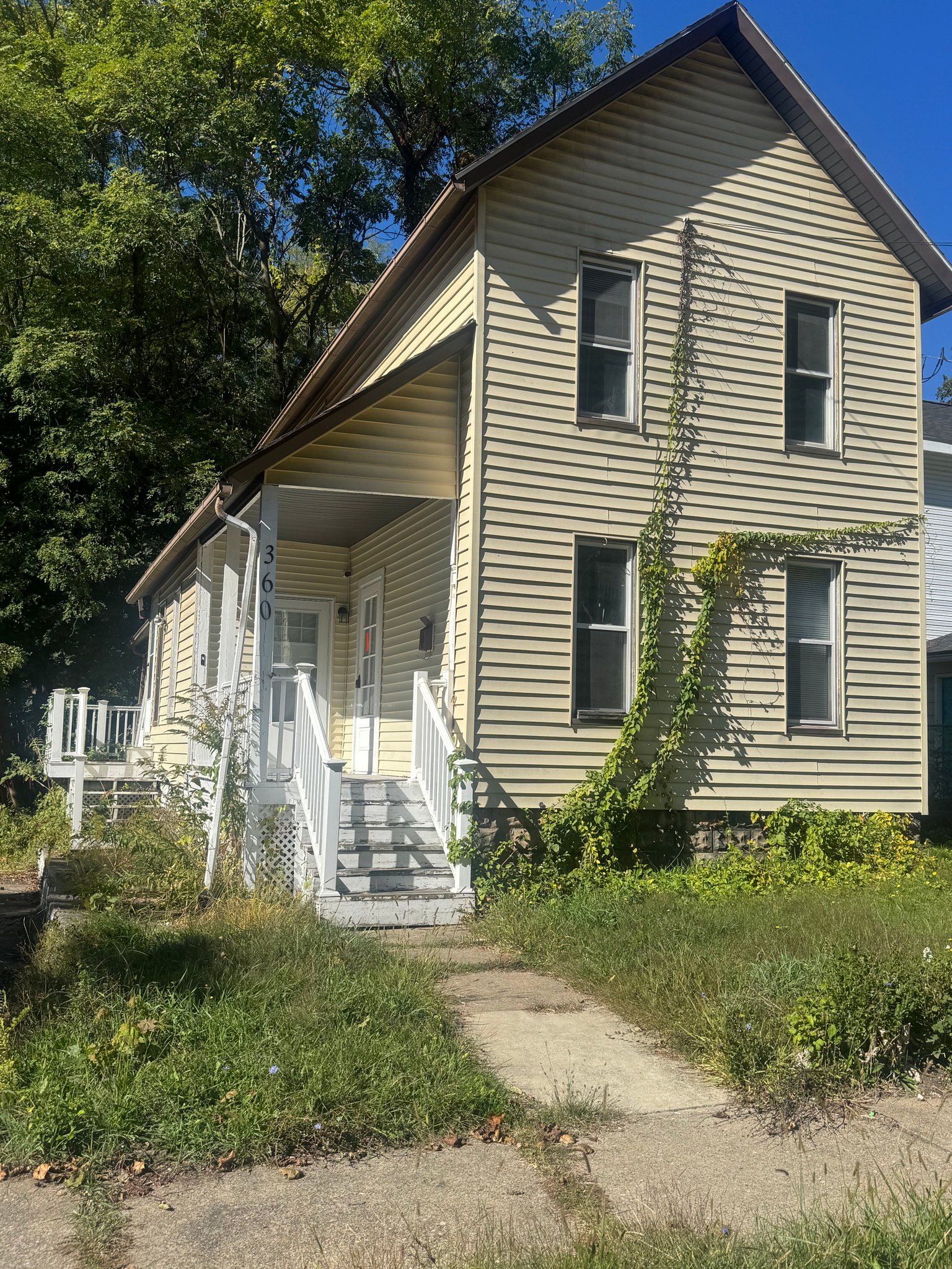 Akron House: 360 Turner St