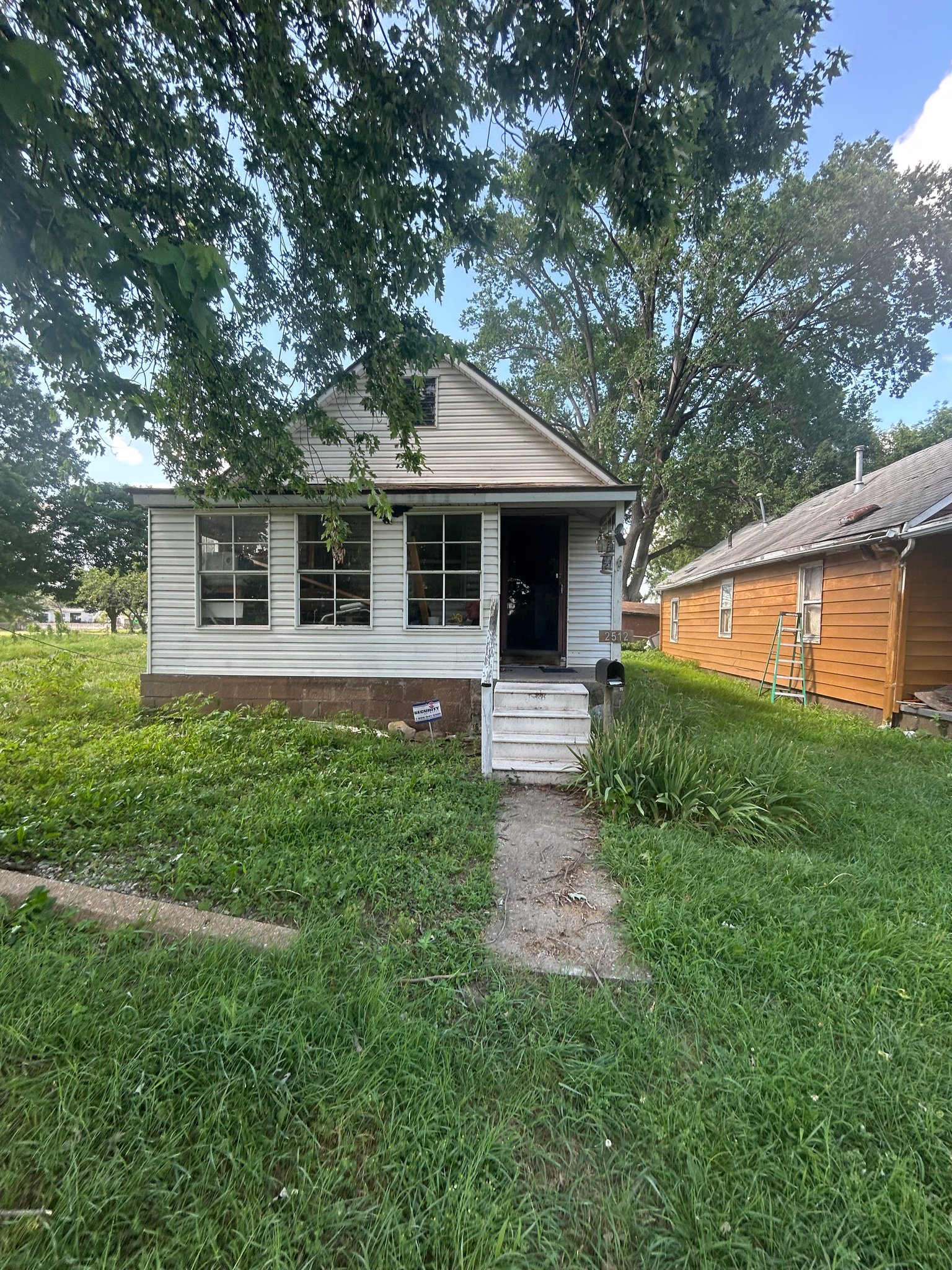 Granite City House: 2512 W 24th St