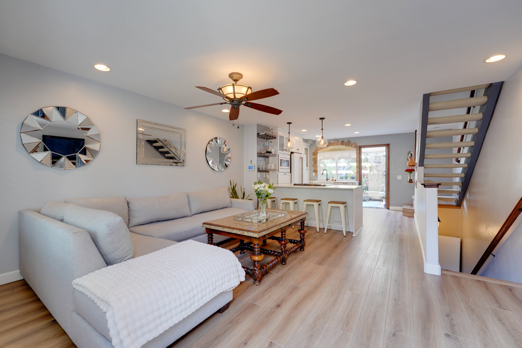 La Jolla Townhome: 8490 Sonoma