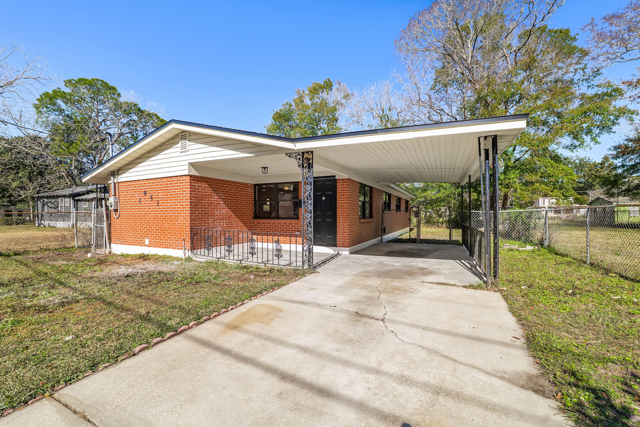 Jacksonville House: 1951 w 19th st