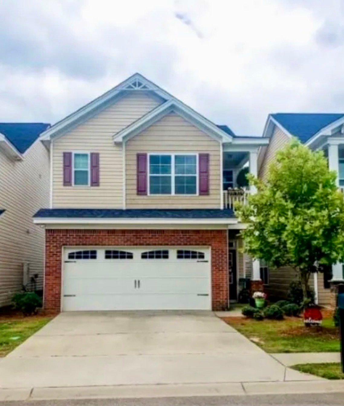 Columbia House: 156 Top Forest Dr