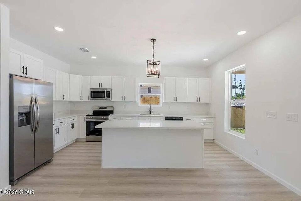 Panama City House: 2514 N Bonita Ave