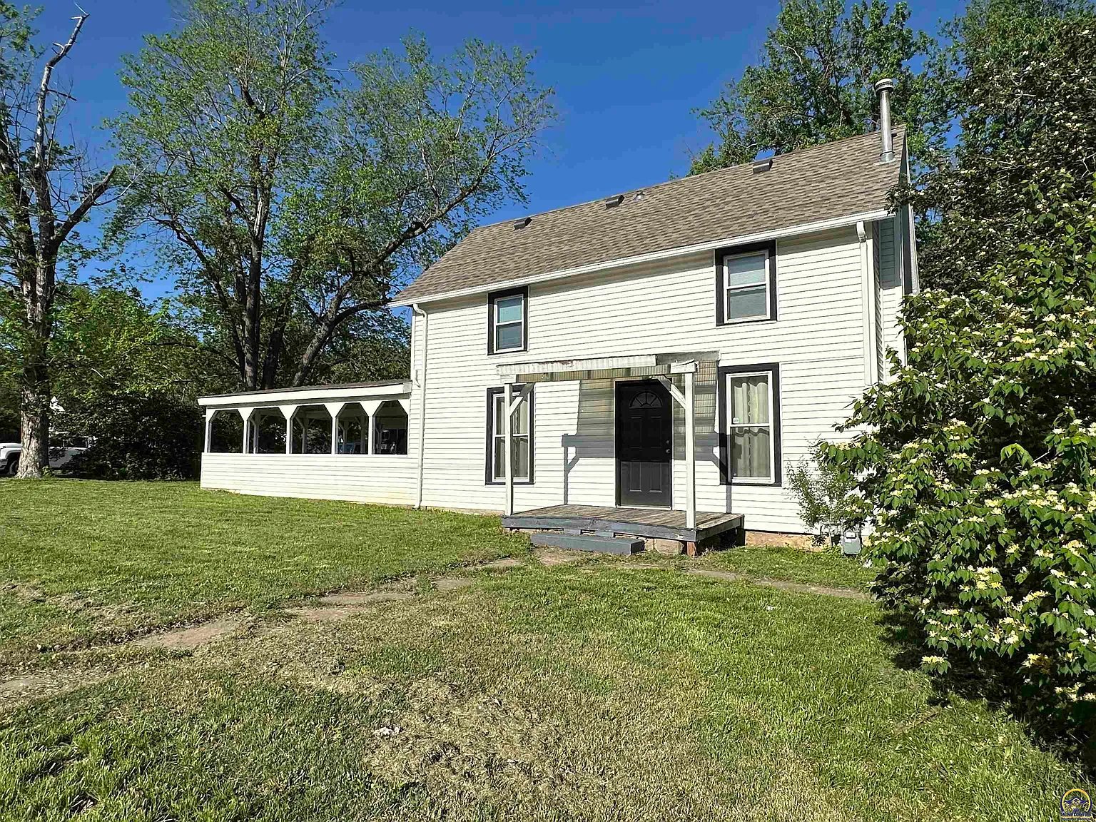 Topeka House: 3839 SW Sena Dr.