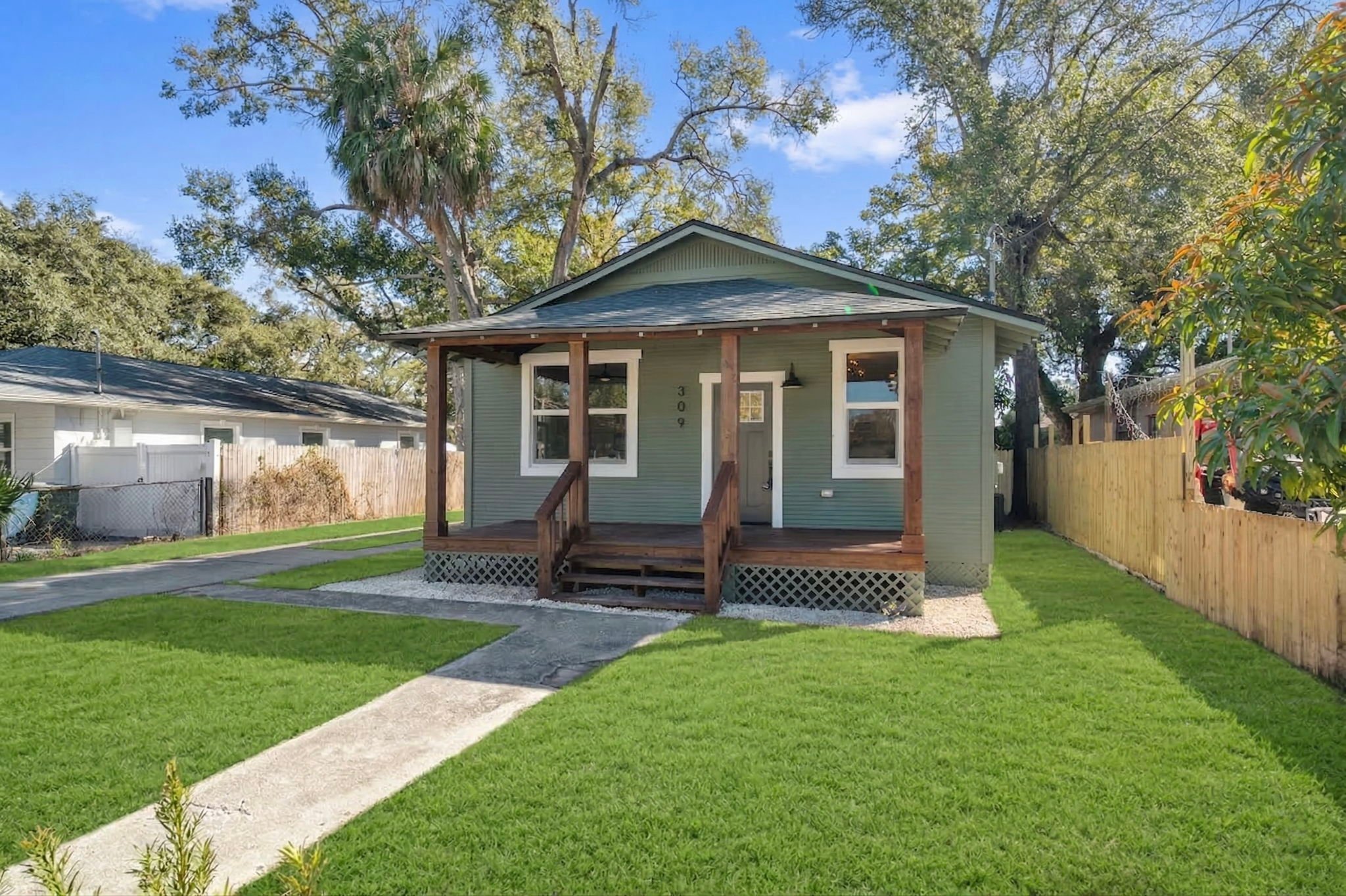 Tampa House: 309 E Selma