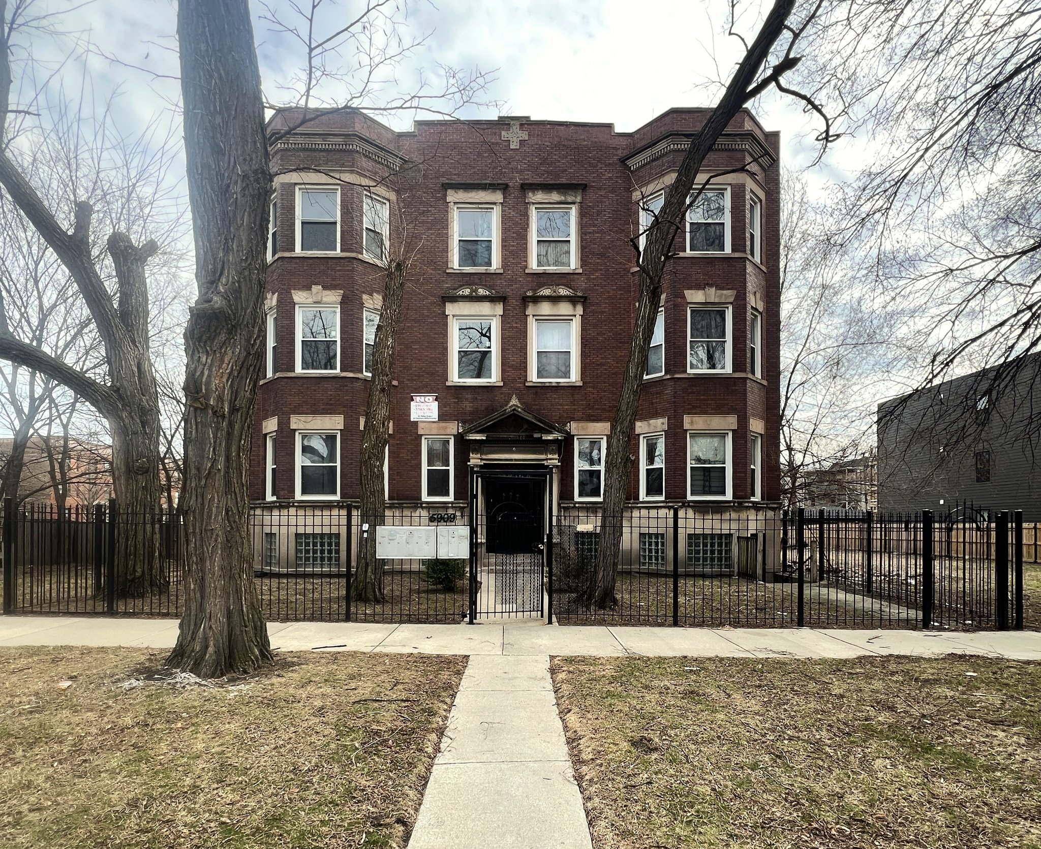 Chicago Apartment: 5909 S Calumet Ave Unit 2N,
