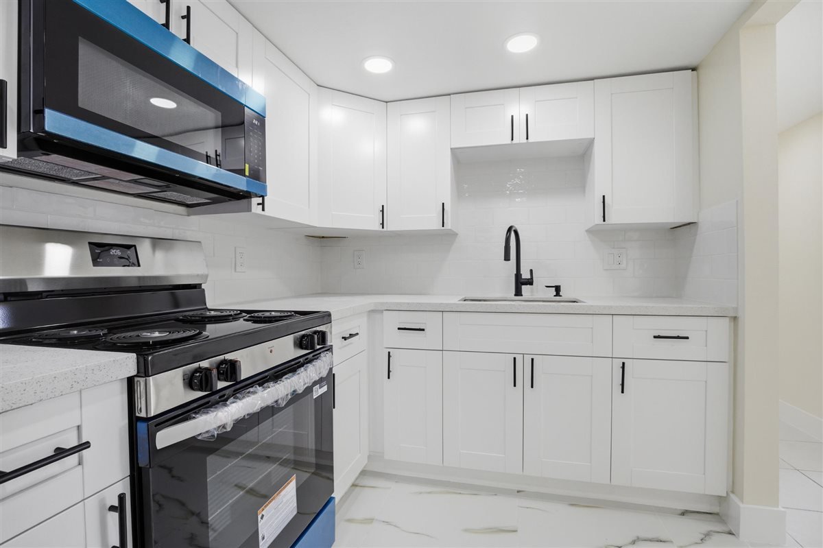 Fort Myers Condo: 3704 Broadway