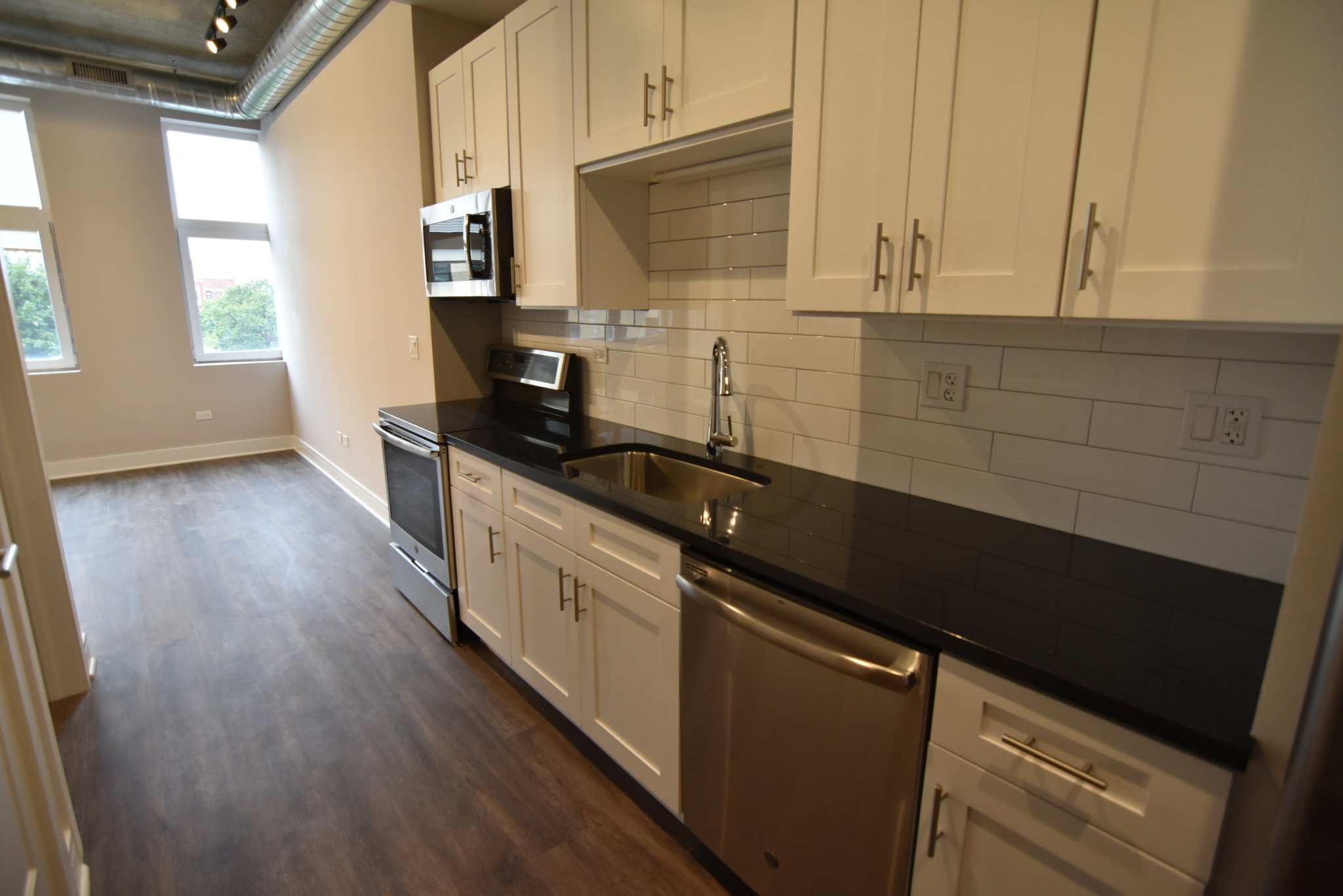 Chicago Condo: 3810 n broadway