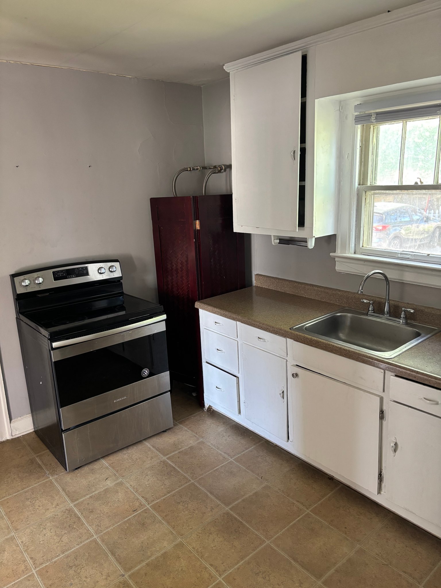 Lexington Apartment: 287 Bassett Avenue