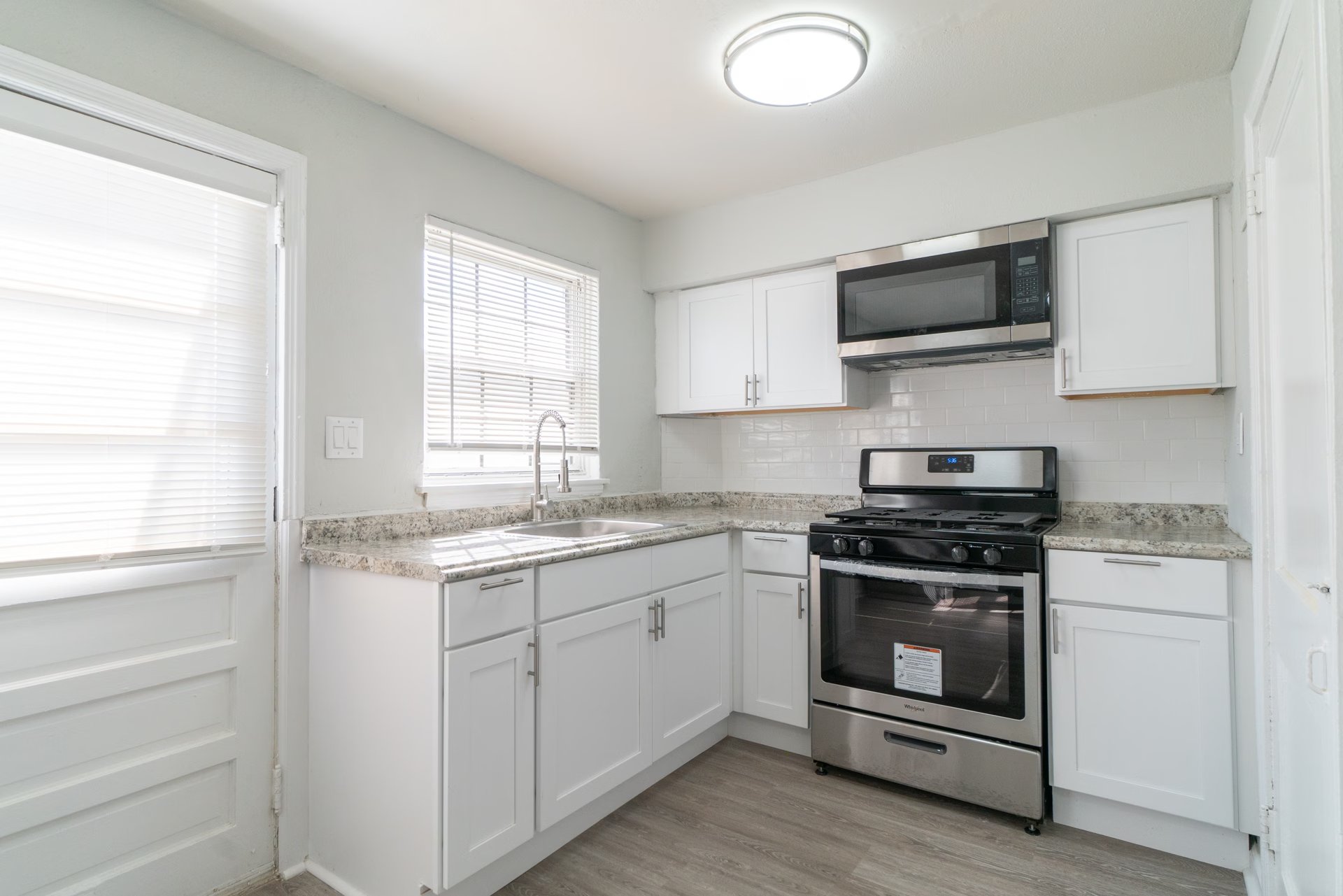 Salem Townhome: 124 Yorke St