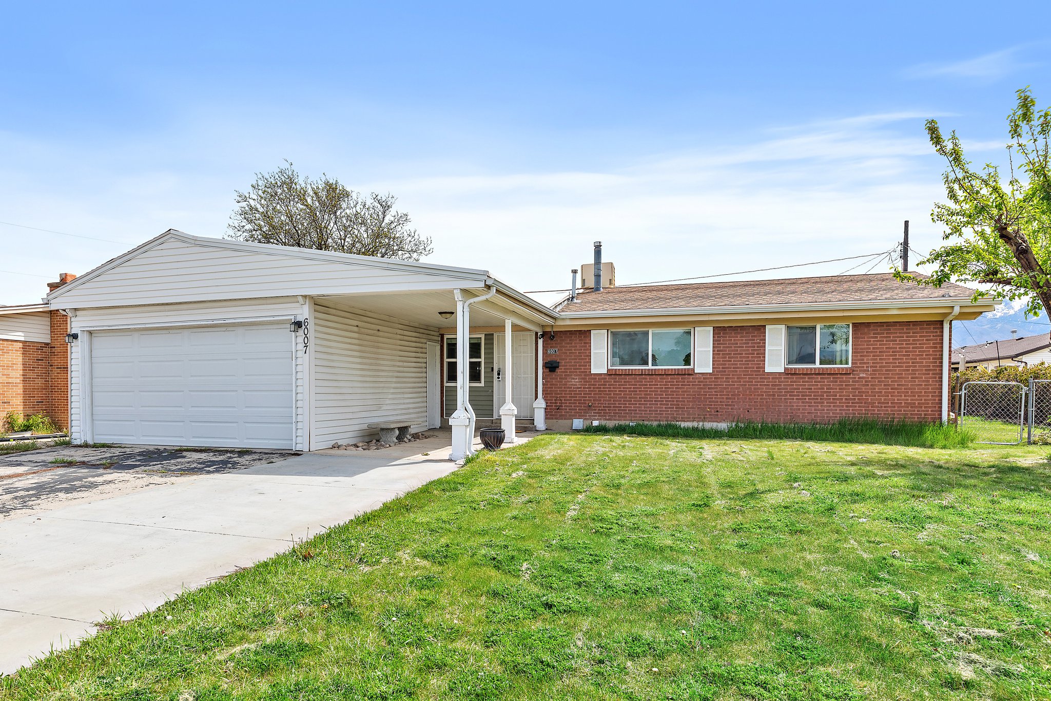 Murray House: 6007 South 115 West