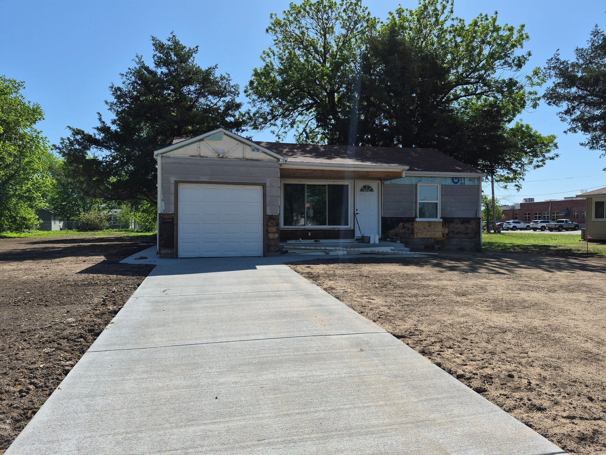 Rose Hill House: 312 S Rosehill Rd