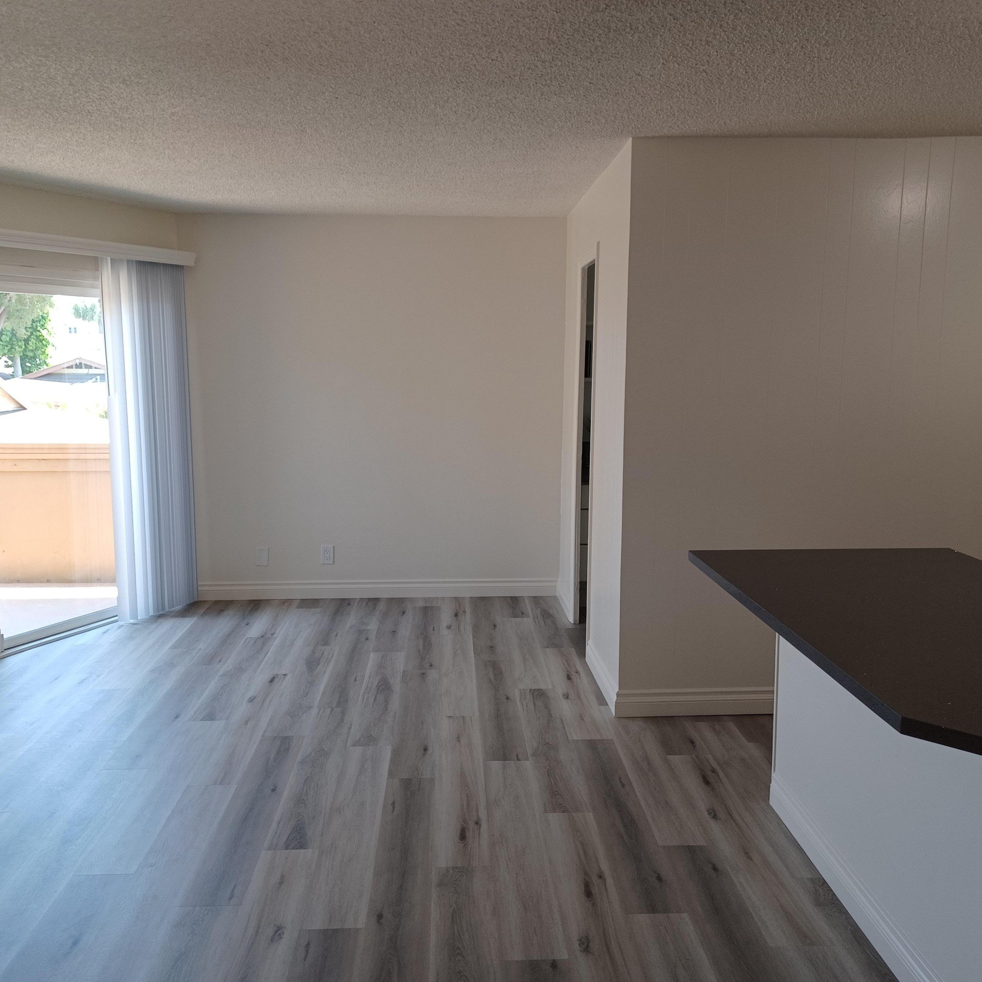 Huntington Beach Apartment: 4901 Heil Ave