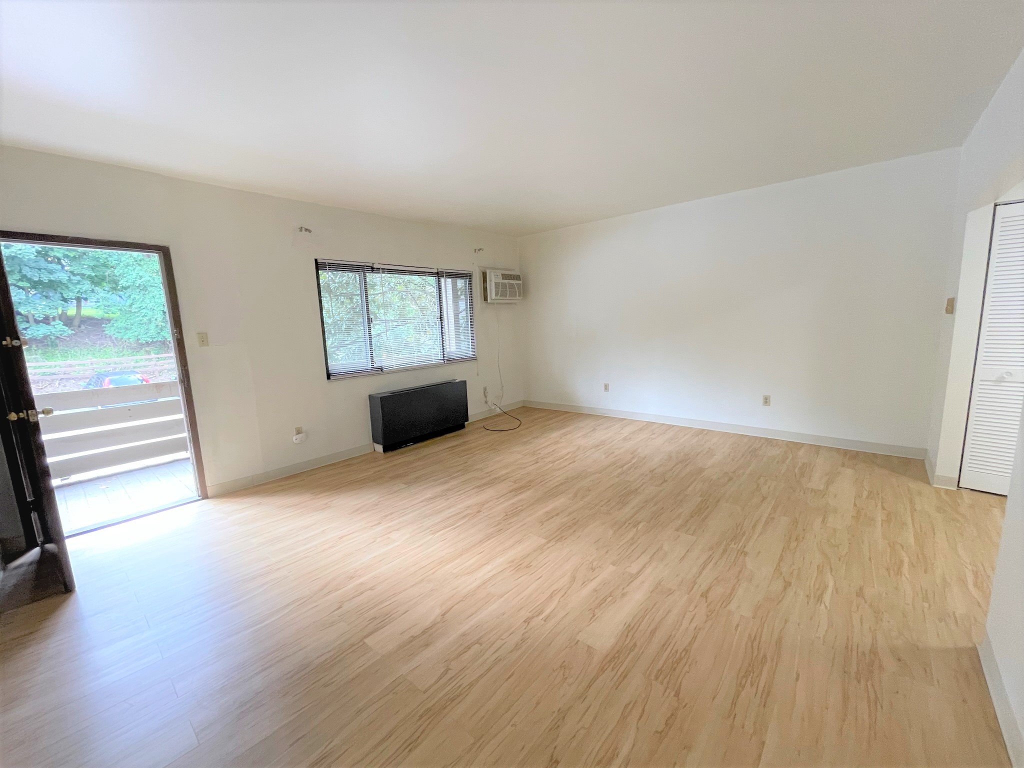 Pittsburgh Apartment: 6350 Forward Ave