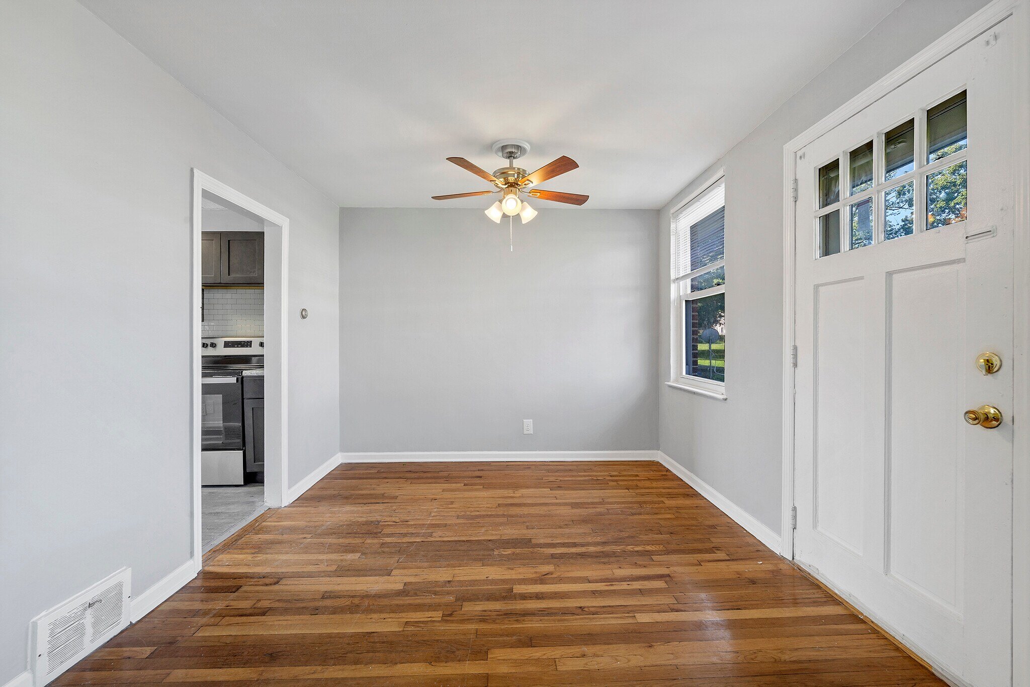 Bridgeton Townhome: 114 Wayne Rd