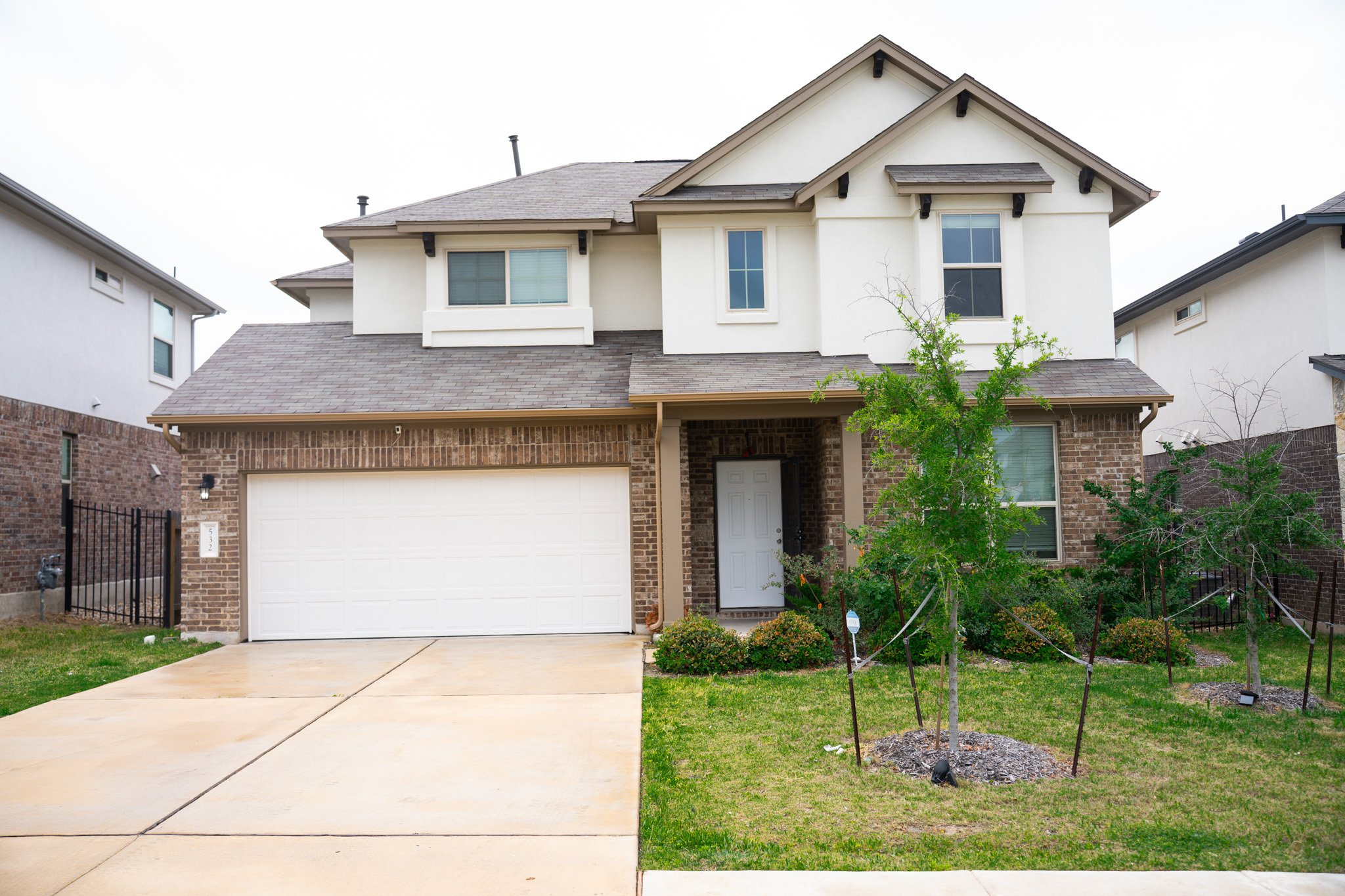 LEANDER House: 532 Arrowhead vine St