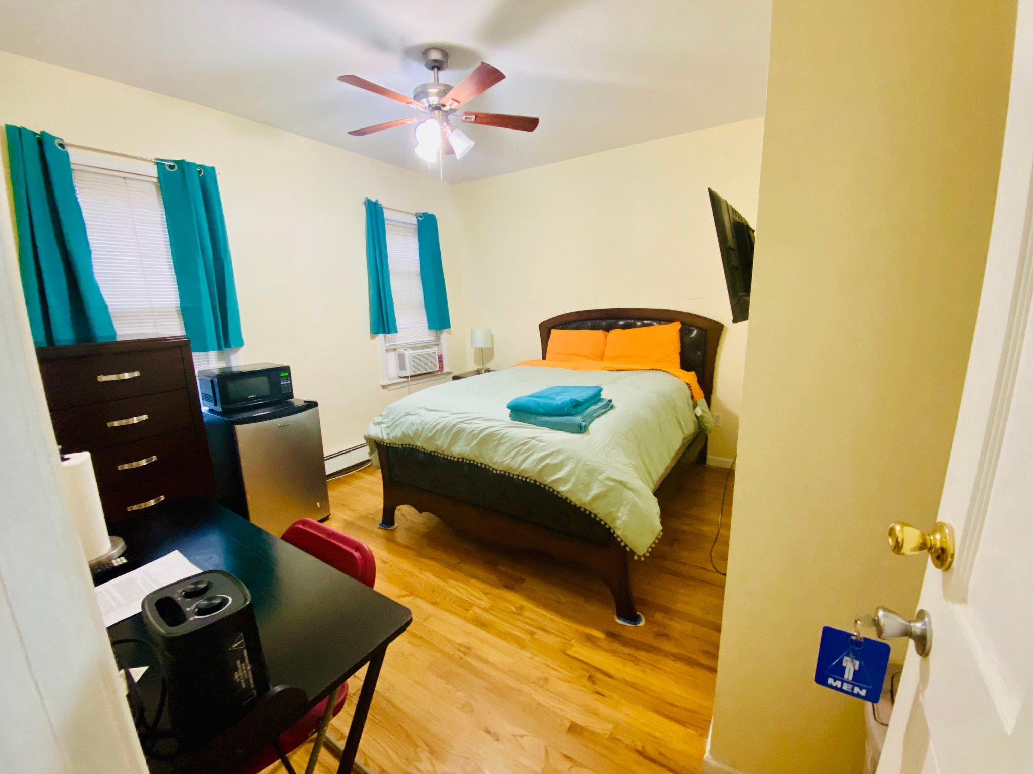 Yonkers House: 20 Vineyard Ave