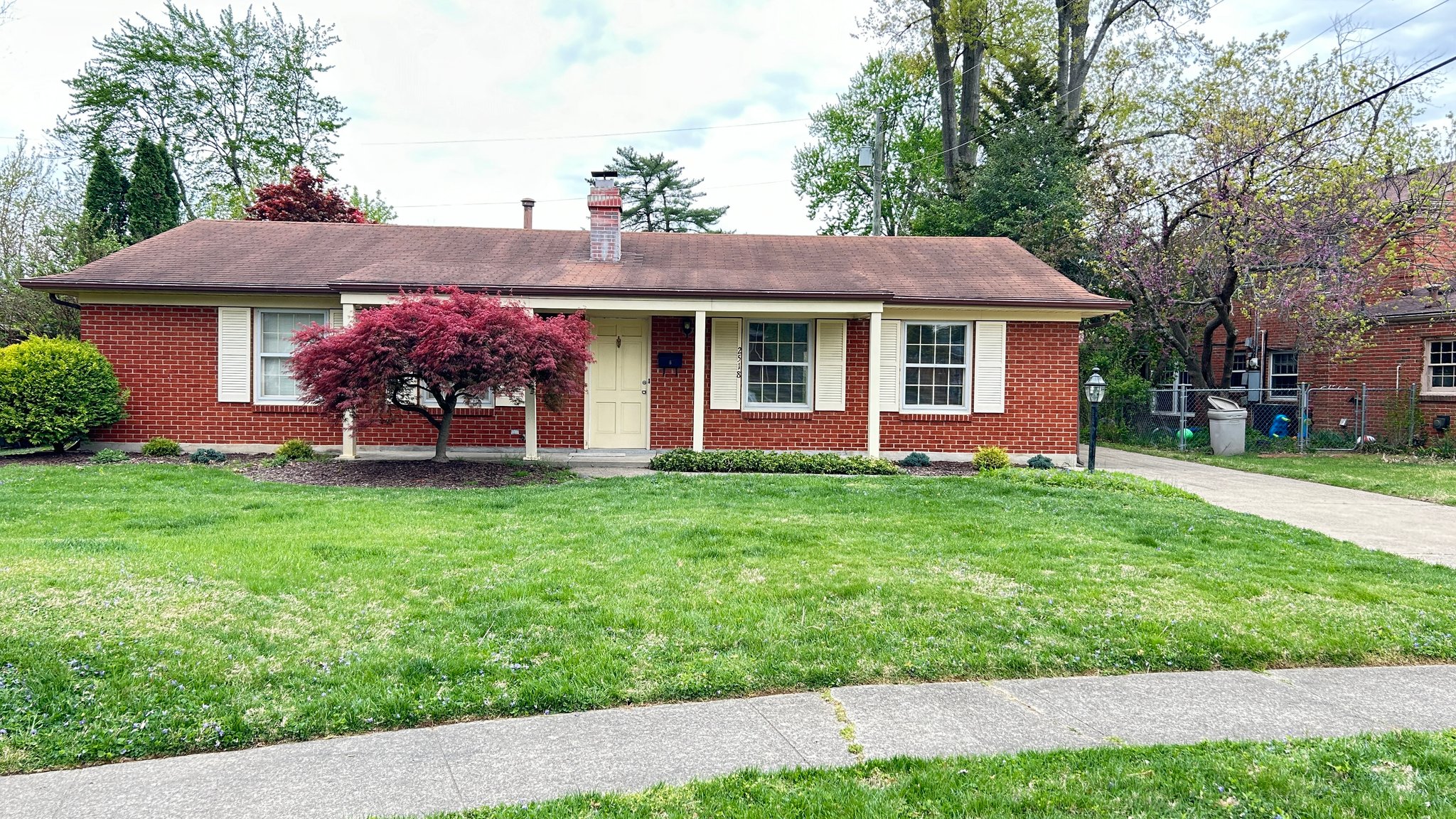 Louisville House: 2518 Savannah Rd.