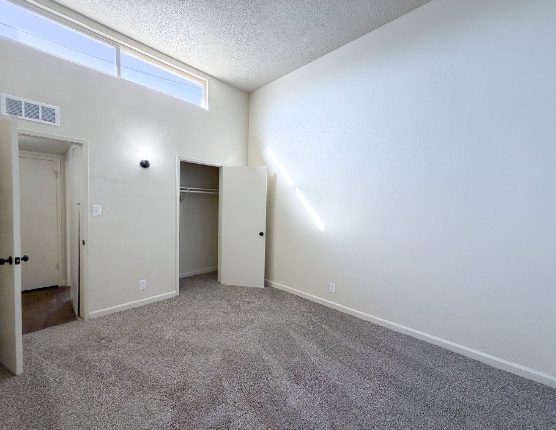 Fresno Apartment: 4415 N Clark St