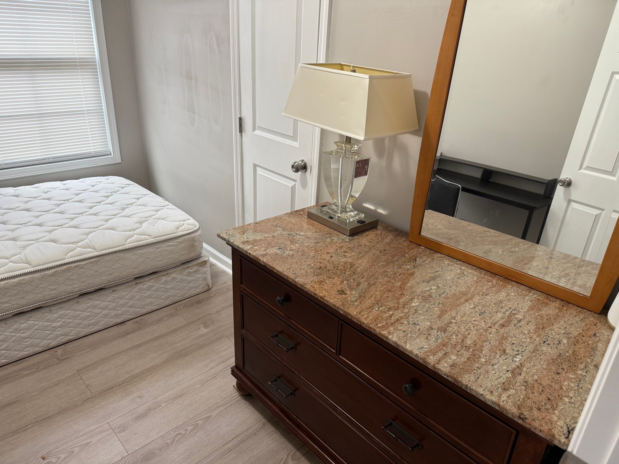 Atlanta House: 1081 State St NW