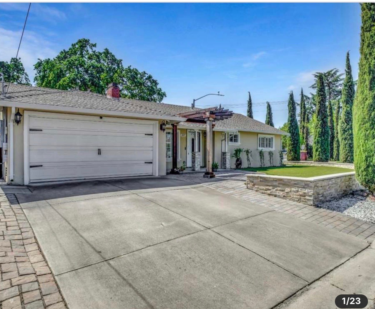 Pleasant Hill House: 227 Cleopatra Drive