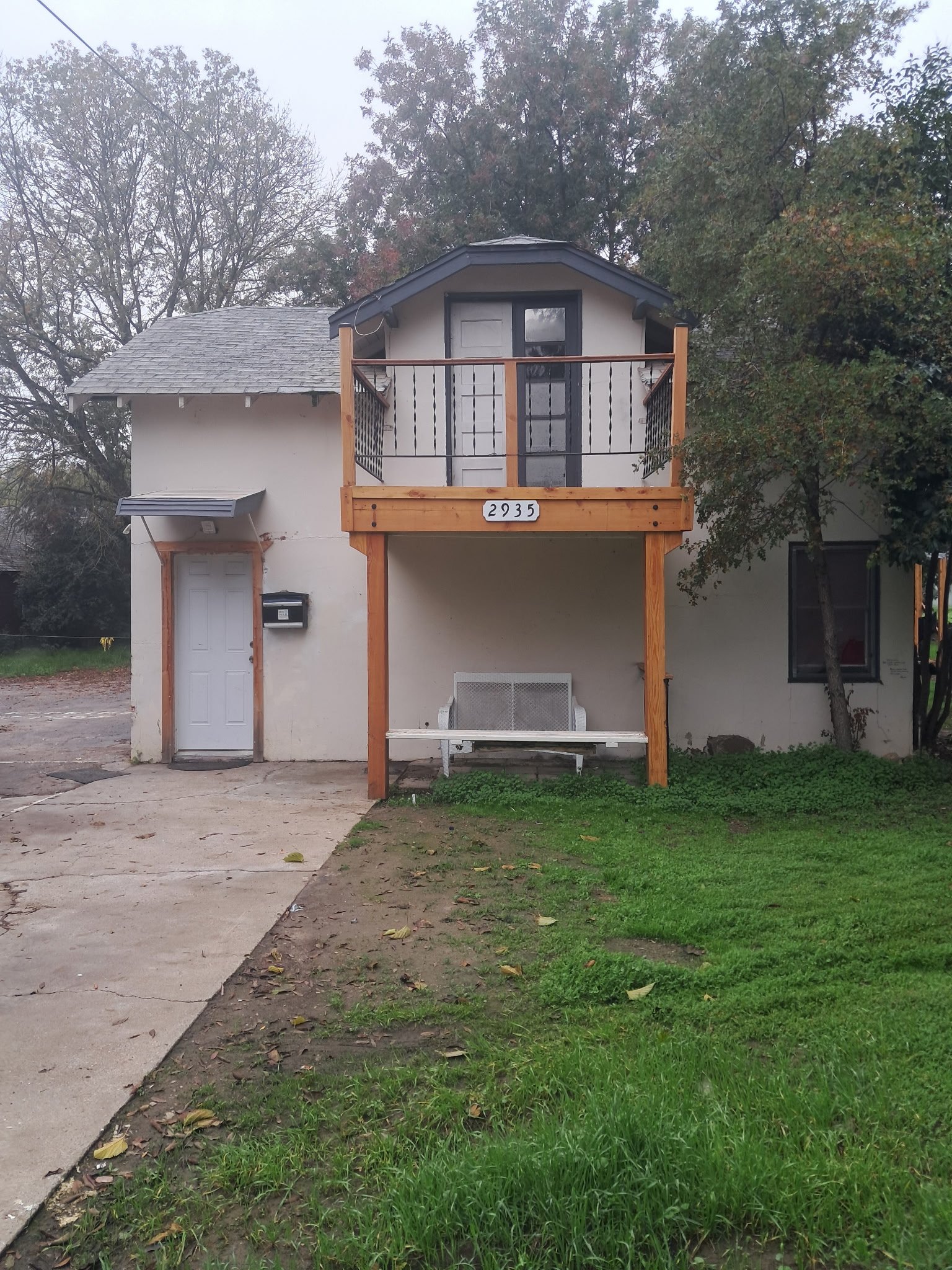 Merced House: 2935 Oleander Ave