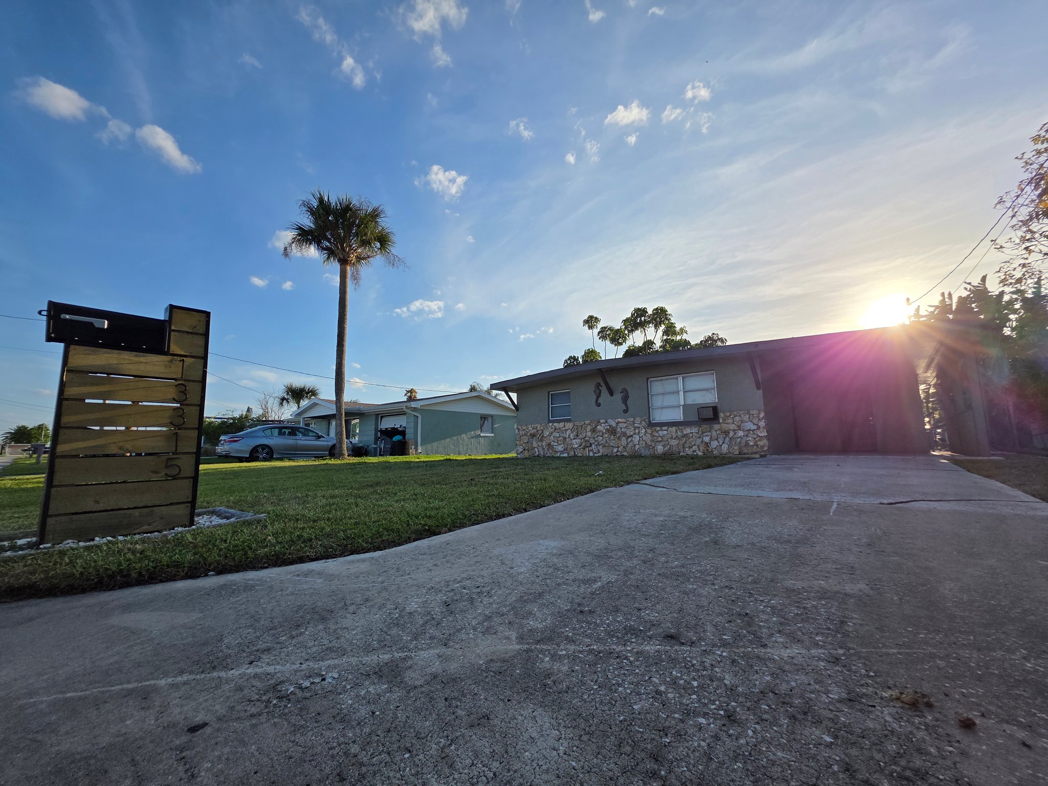 Hudson House: 13315 Neptune Dr