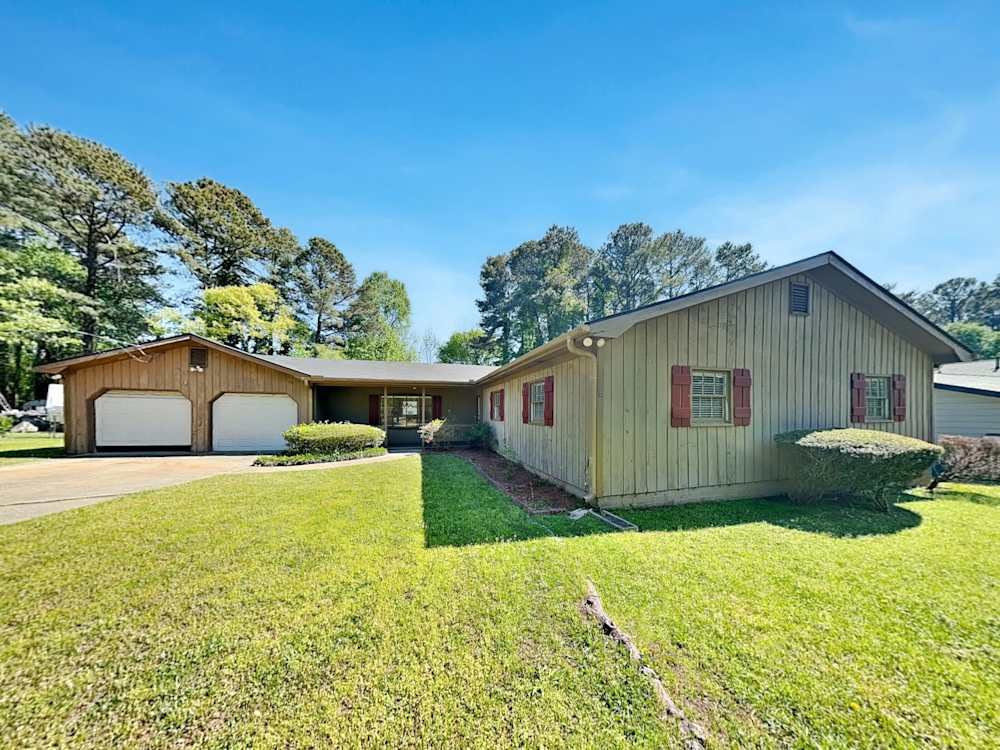 Snellville House: 1694 Webb Gin House Rd