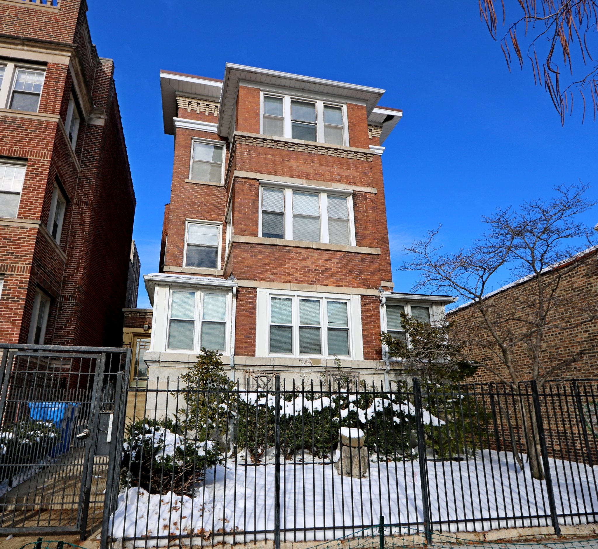 Chicago Apartment: 918 W Buena Ave