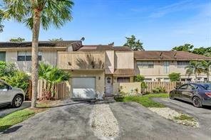 Plantation Townhome: 833 NW 81st Avenue Ave