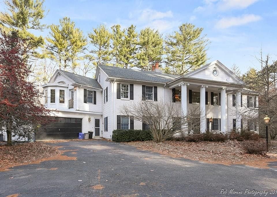 Topsfield House: 216 Haverhill Rd