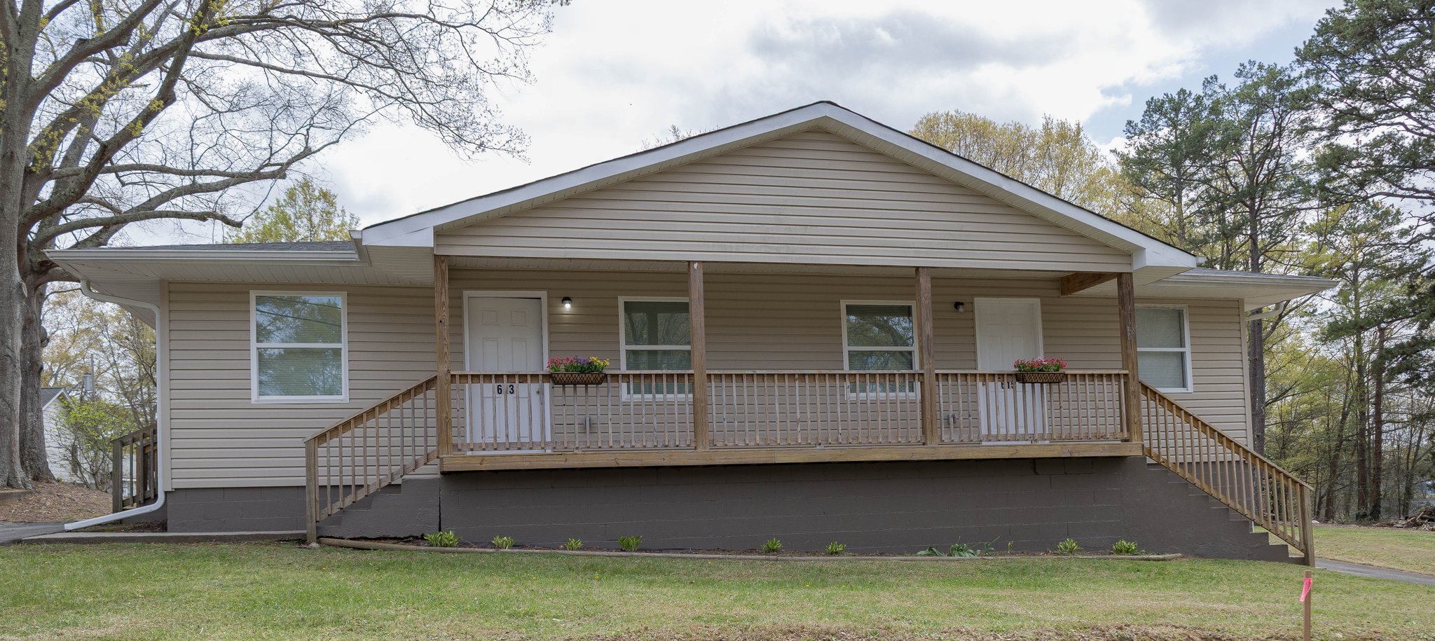 Easley Multiplex: 613 W 4th Ave