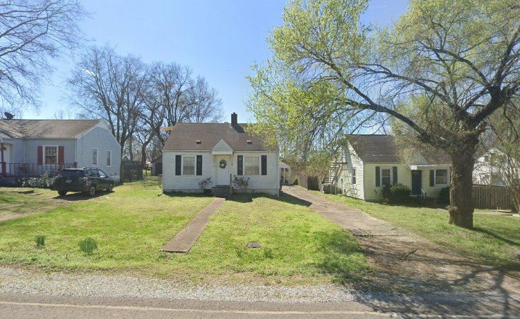 Nashville House: 836 Seymour Drive