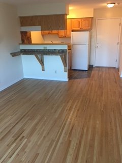 St. Paul Apartment: 689 snelling ave s.