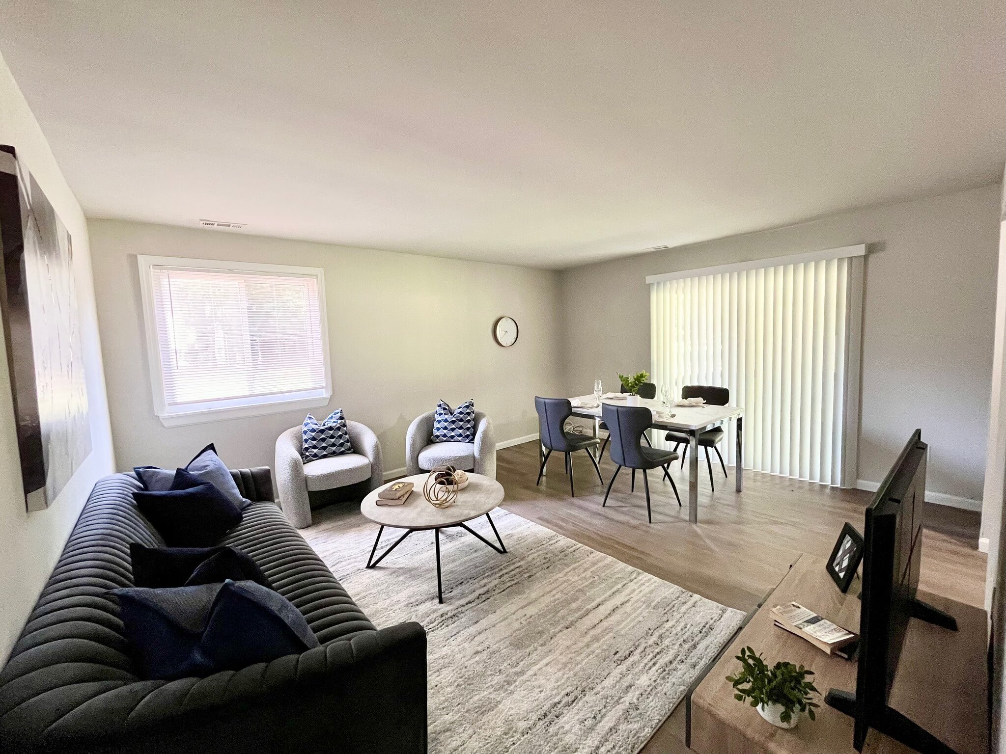 Lindenwold Townhome: 105 Blackwood Clementon Rd,