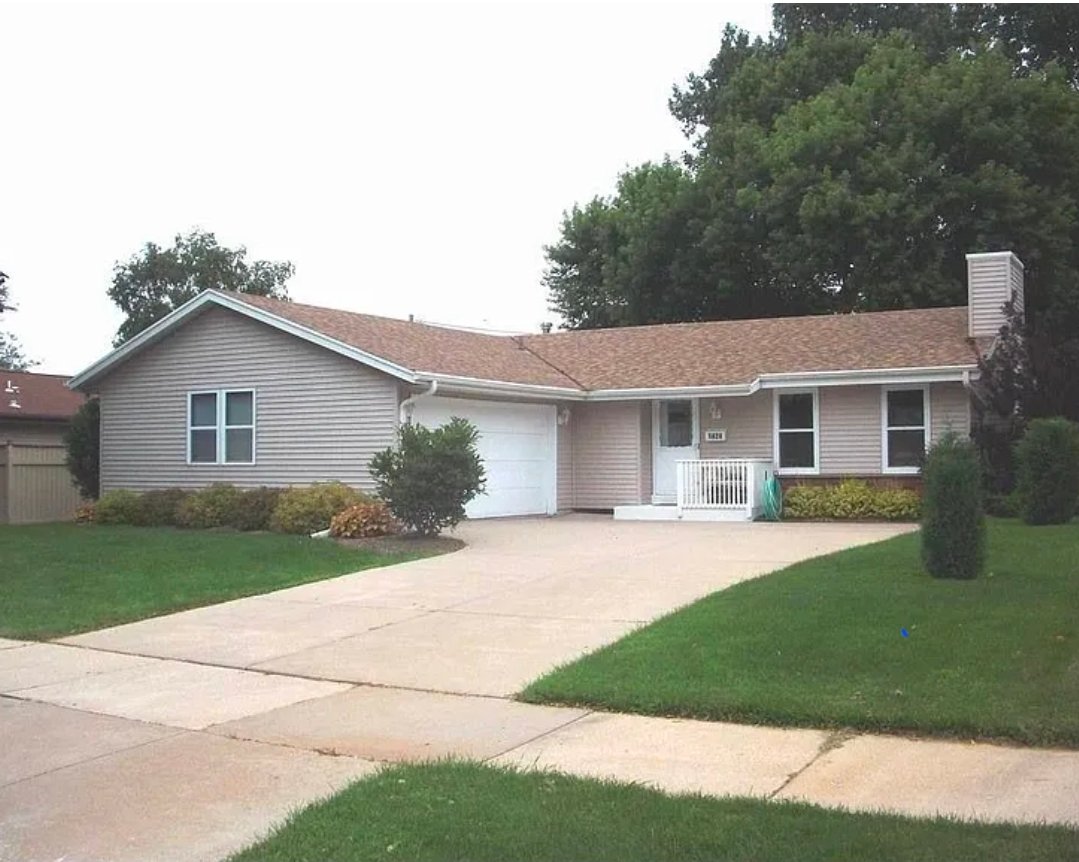 South Milwaukee House: 1424 Blake Avenue