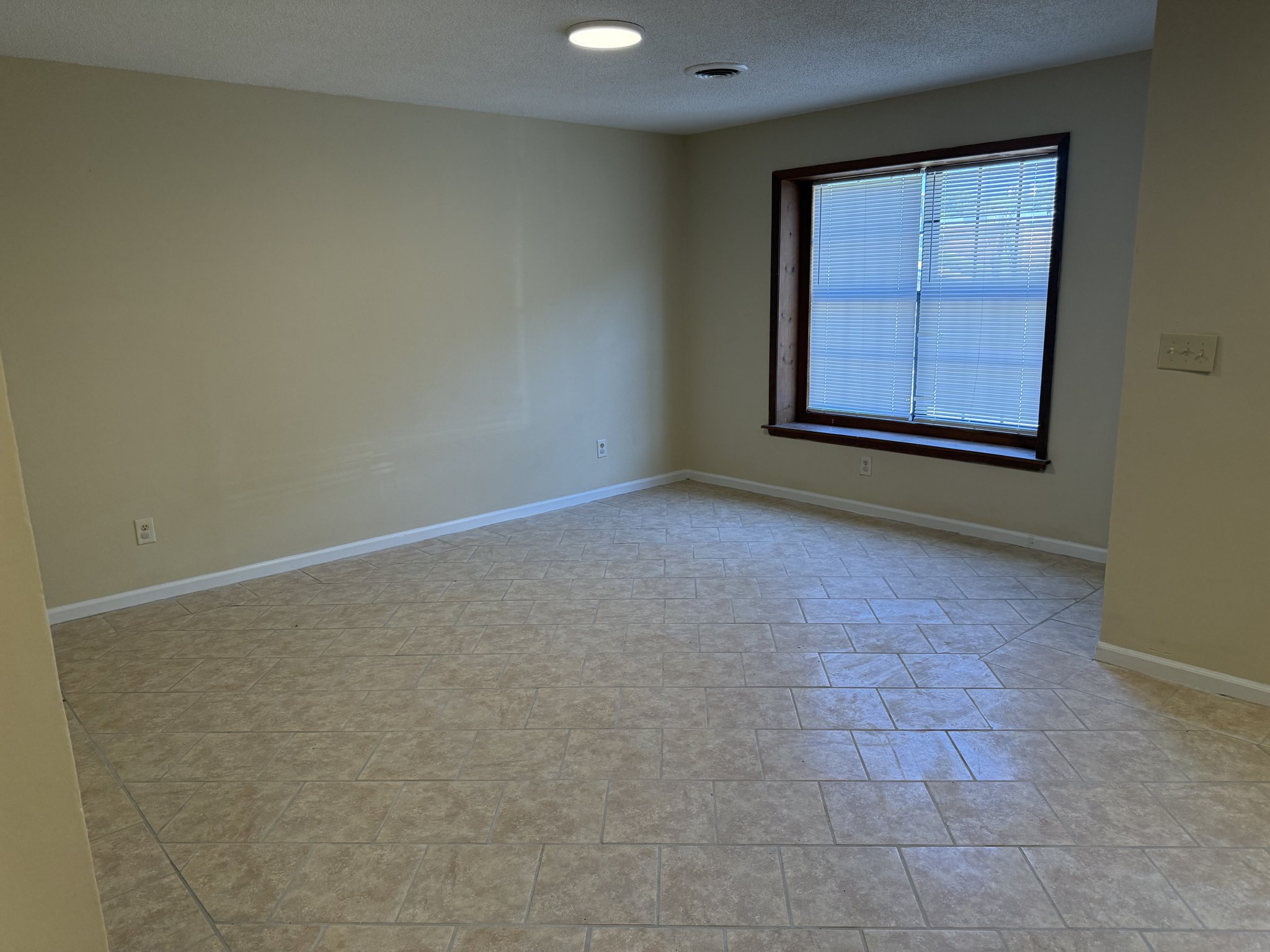 Tupelo Multiplex: 103 Issac Drive