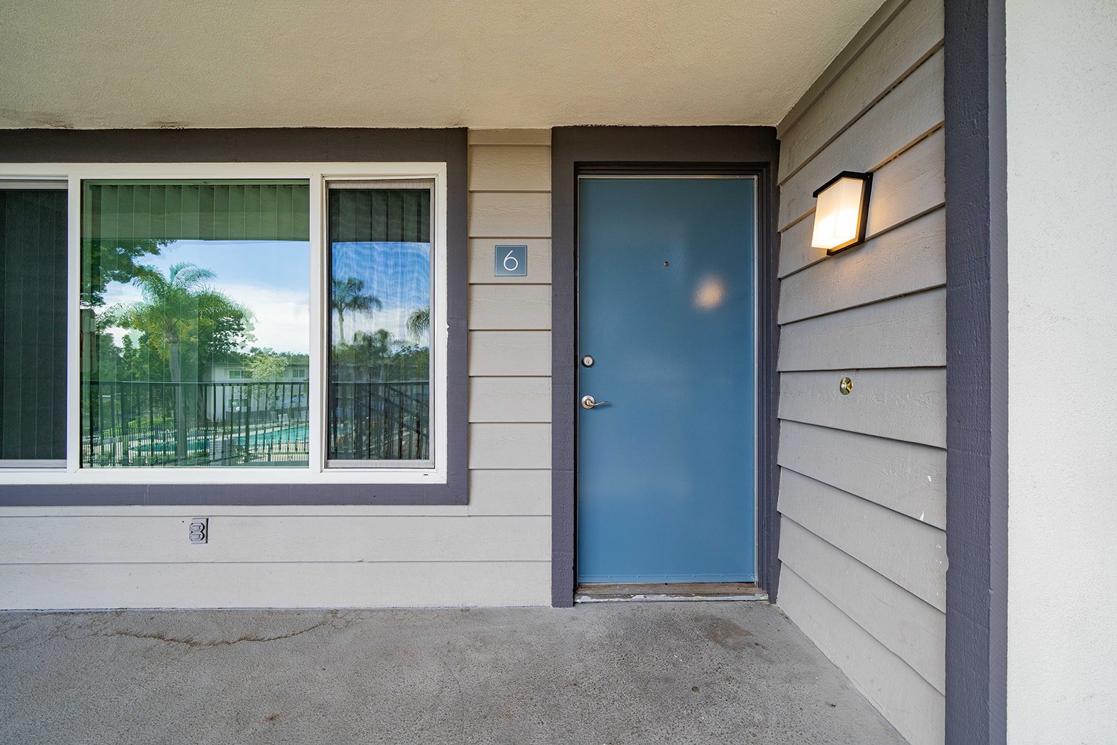 Vista Condo: 1050 Meadowlake Drive