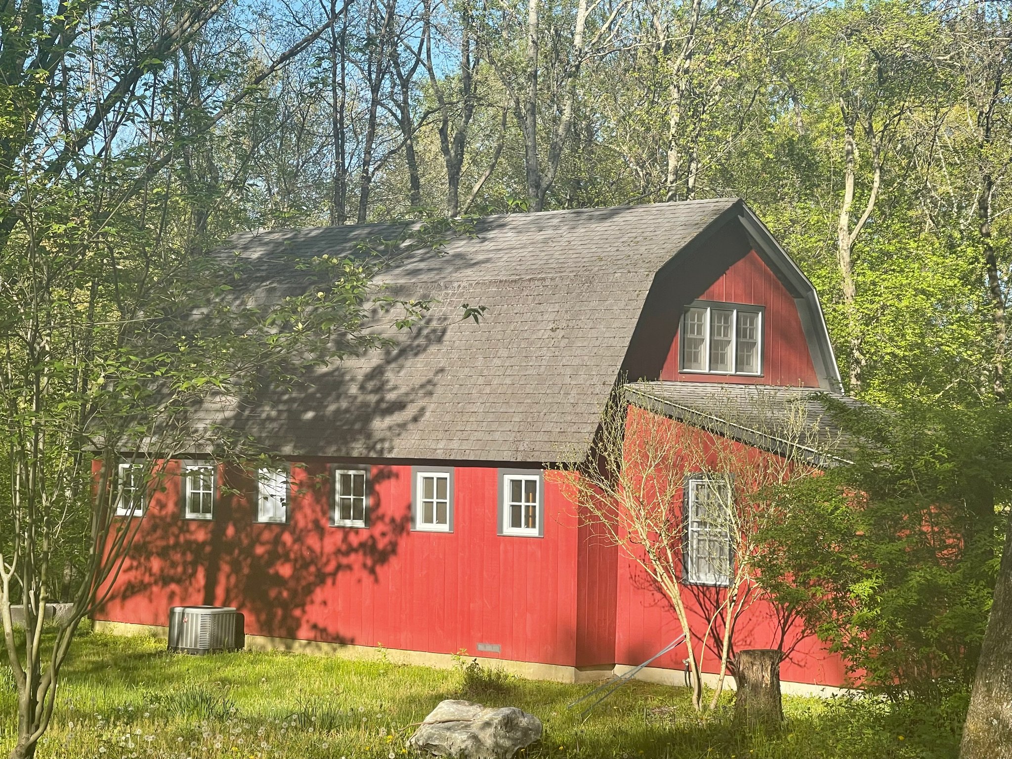 Ridgefield House: 300 Chestnut HIll Road