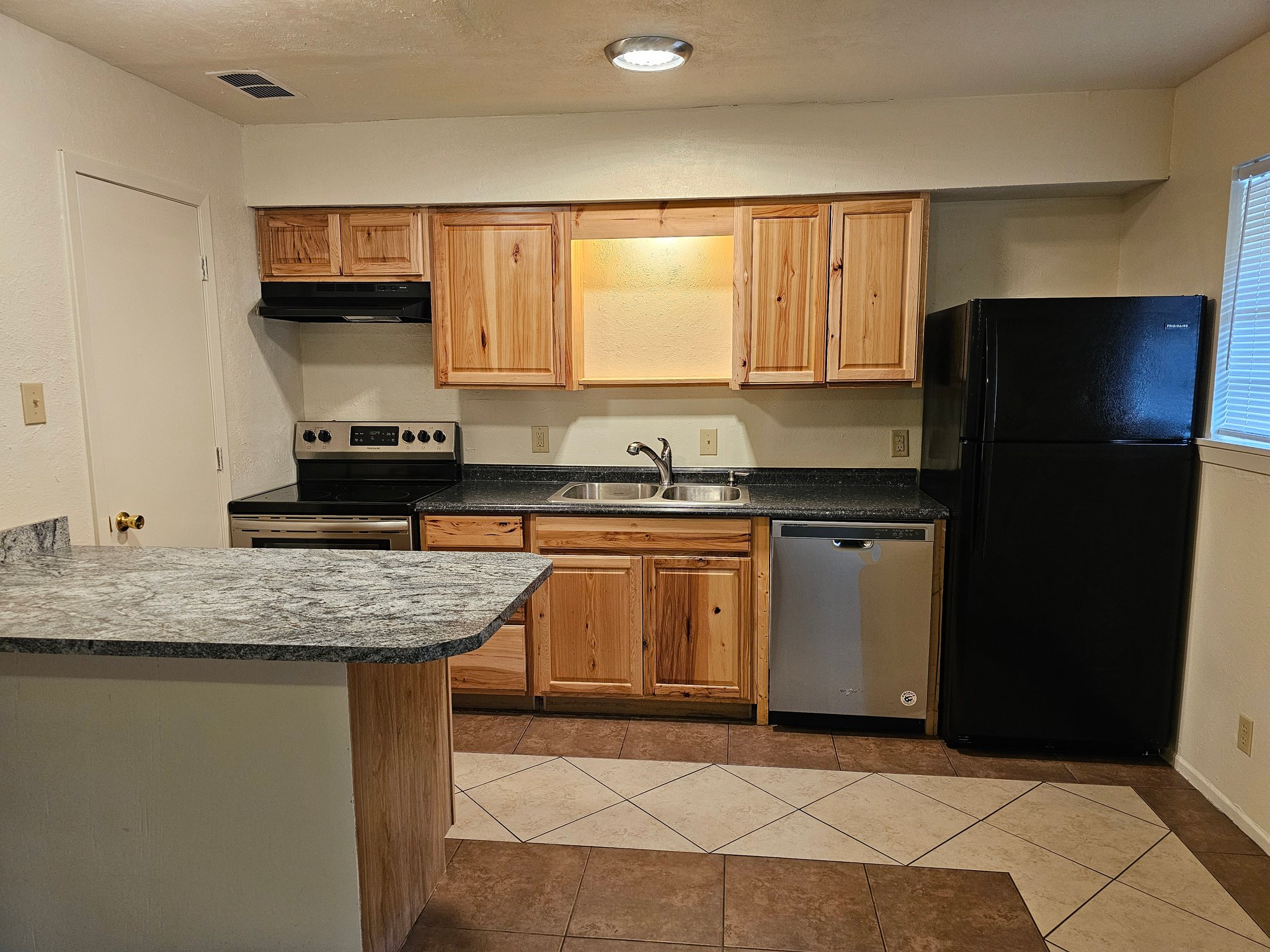 Longview Townhome: 2942 Bernice St.