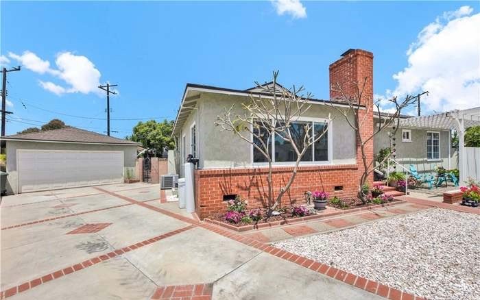 Whittier House: 11120 Townley Dr