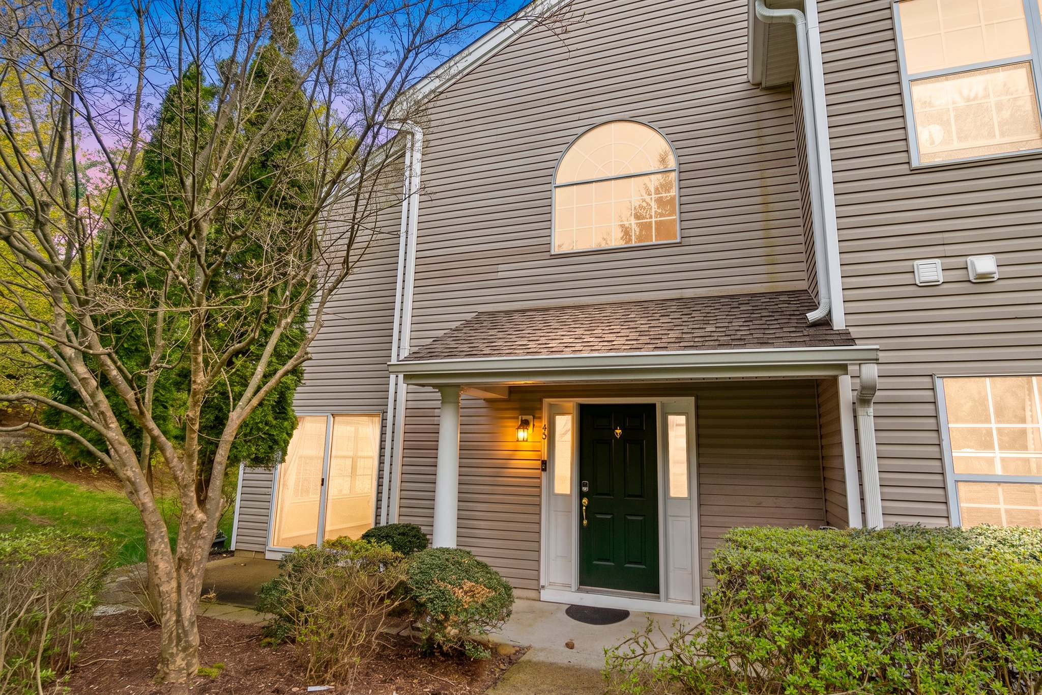 Bedminster Townhome: 40 Four Oaks Rd