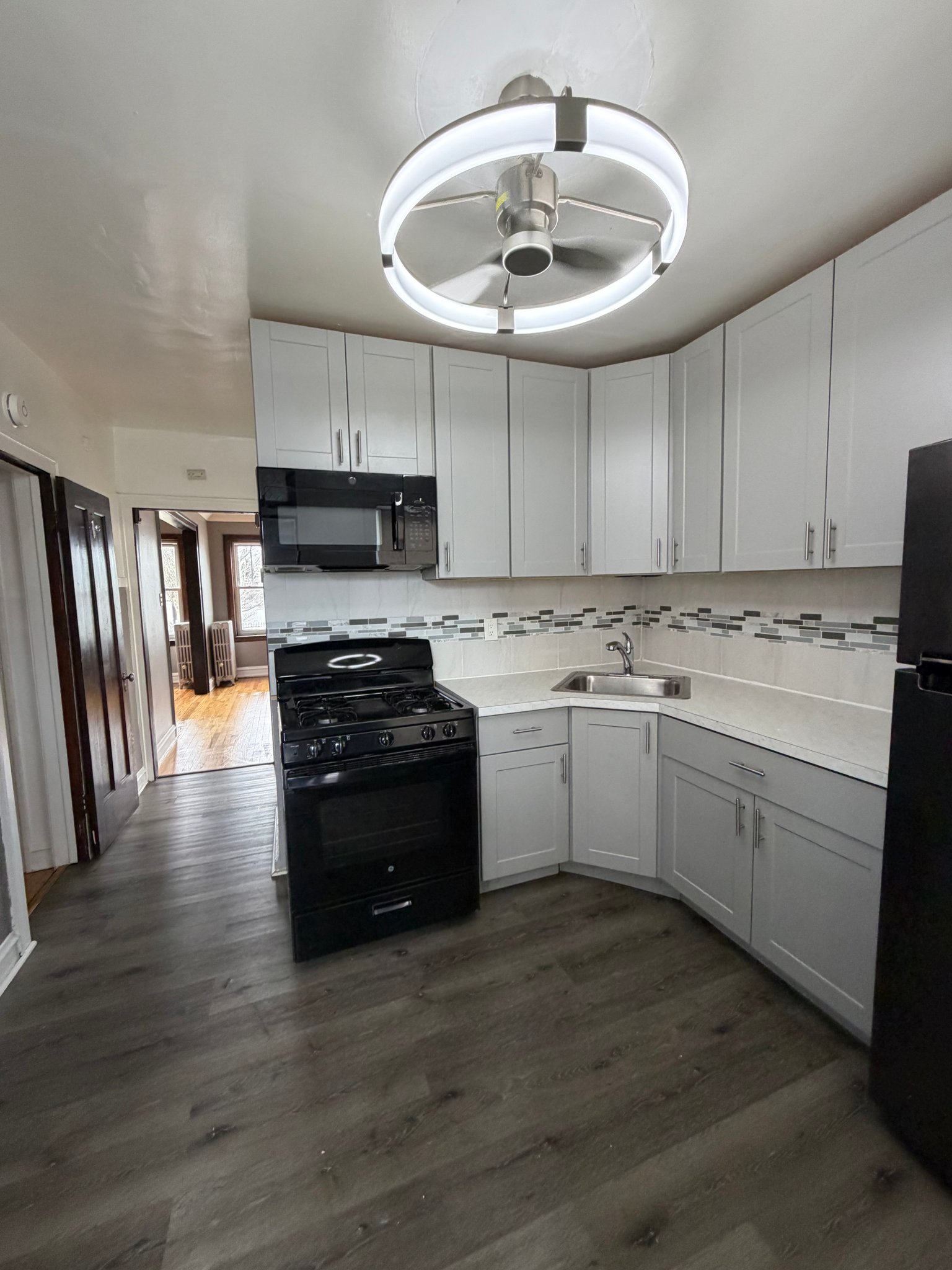 Chicago Apartment: 2609 N Lavergne Ave