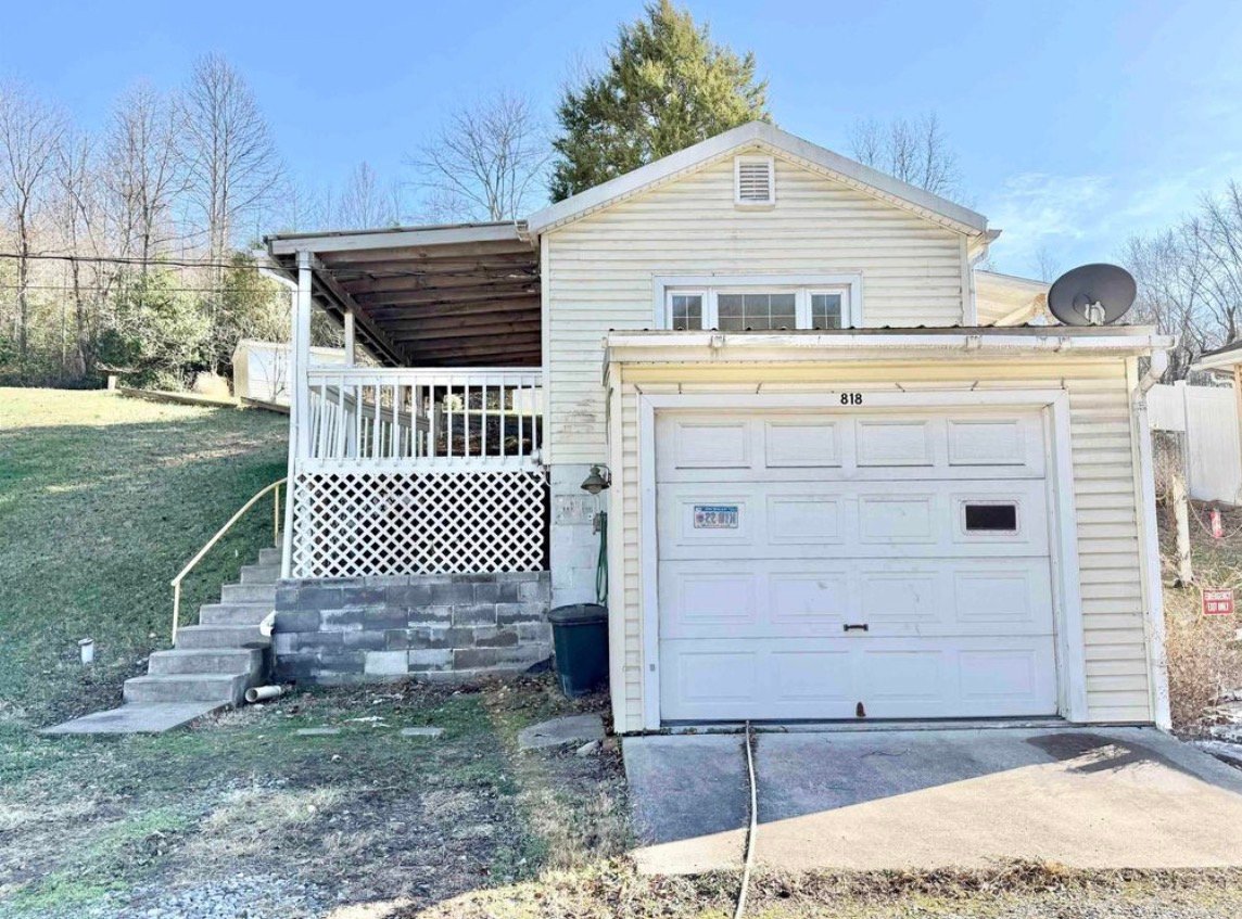 Grafton House: 818 Victory Ave