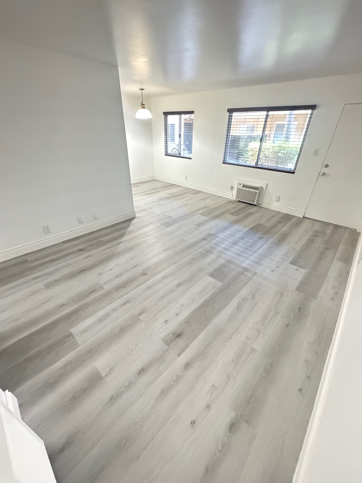 Azusa Apartment: 1133 E Alosta Ave