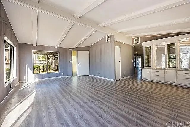 Riverside House: 18950 Woodcrest Ln