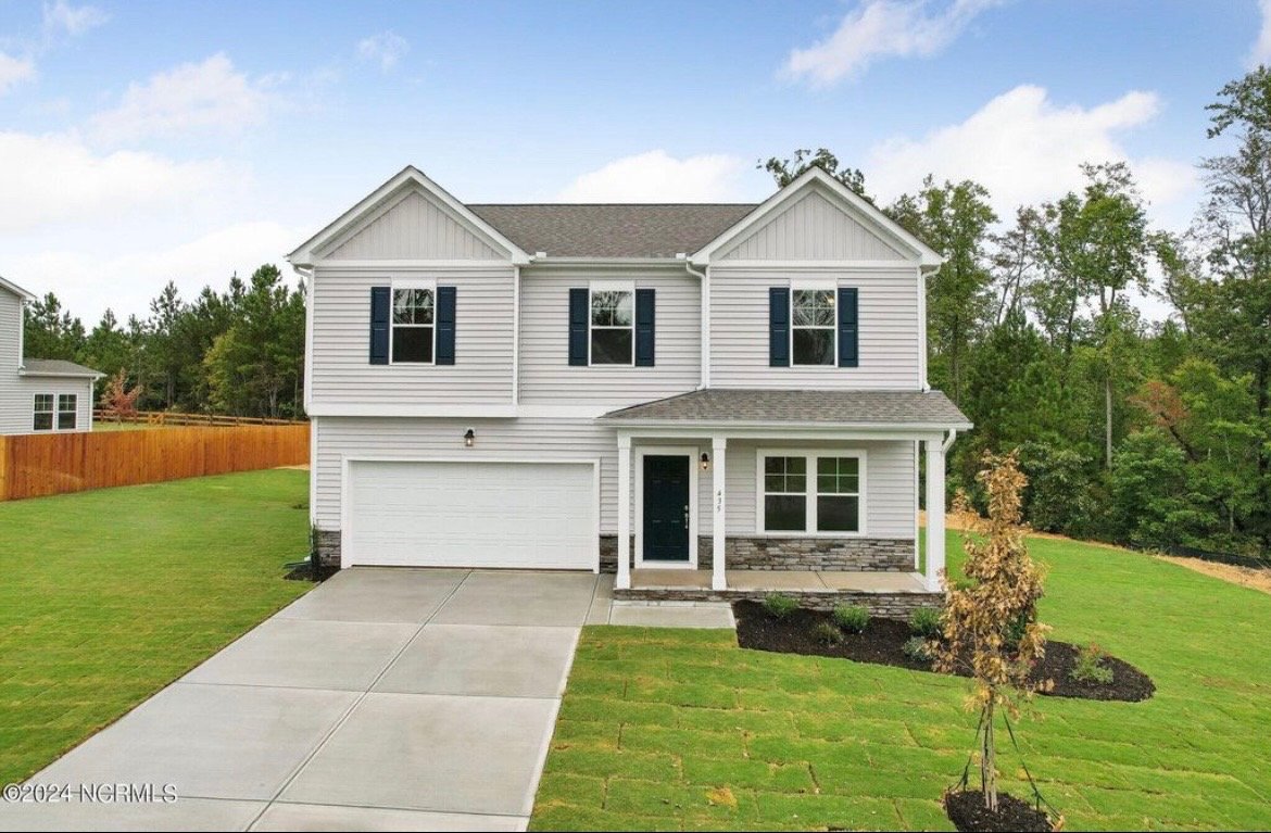 Carthage House: 435 Bassett Ln