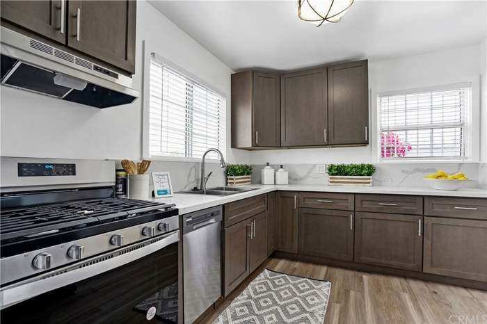 Hawthorne House: 3116 W 135th Street